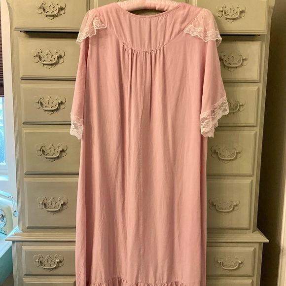 Beautiful Pink Lace Nightgown - Picture 12 of 13
